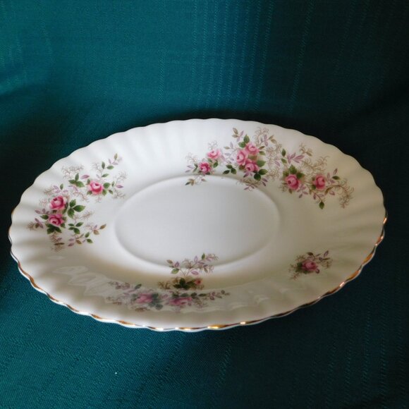 Royal Albert Lavender Rose (1970) gravy boat with underplate mint condition - Picture 3 of 5